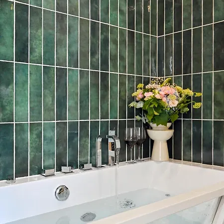 Lavie Maison Ac & Hot Tub Appartamento *