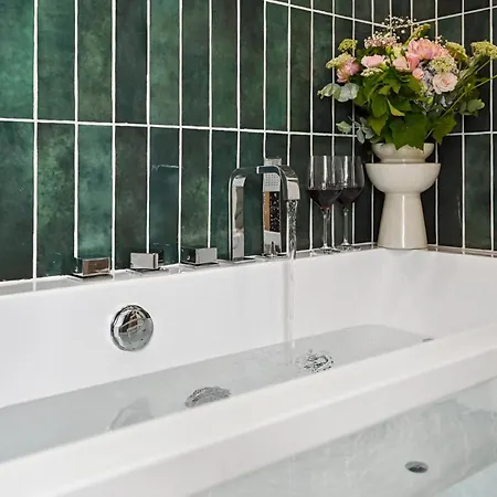 Lavie Maison Ac & Hot Tub Appartamento *